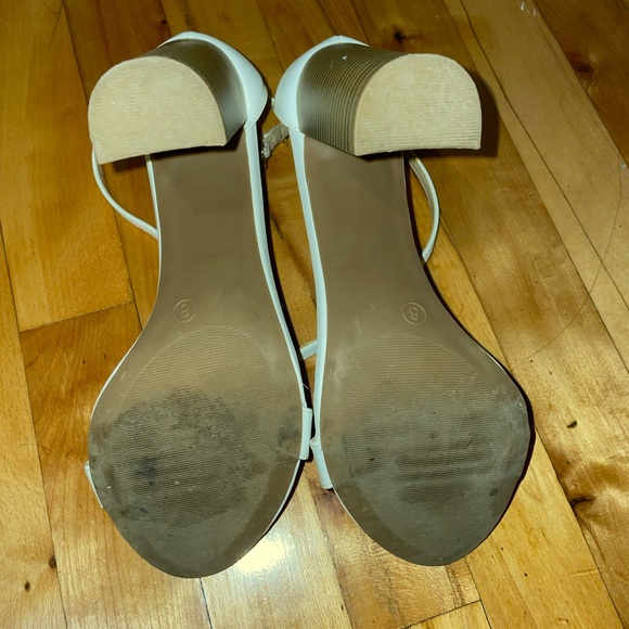 White Open Toe Sandals - Picture 3 of 5